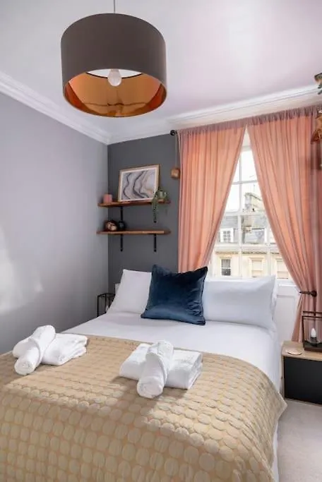 Beautiful Apartment In Bath
